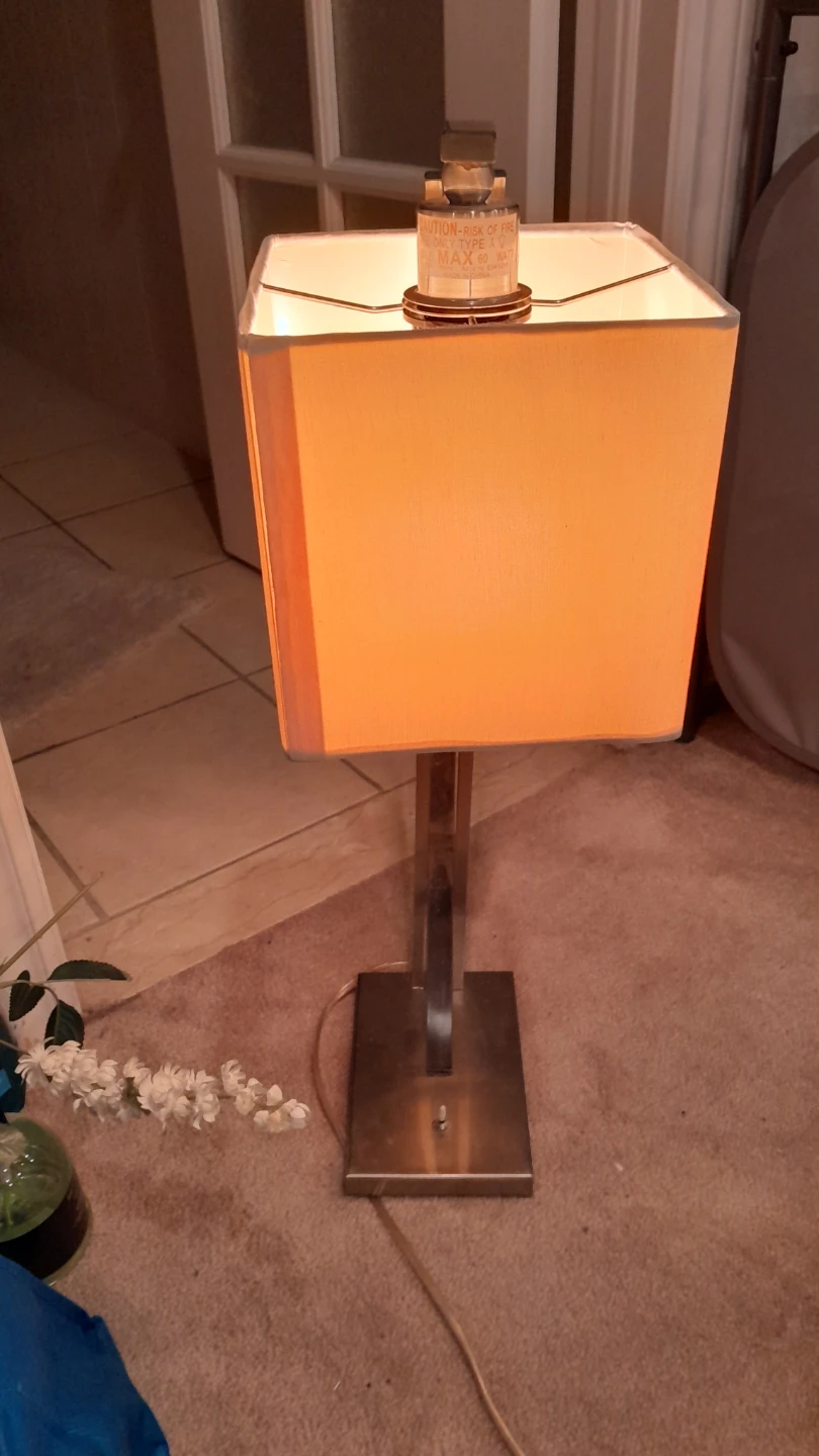 Modern Metal Table Lamp with Square Shade - photo 2