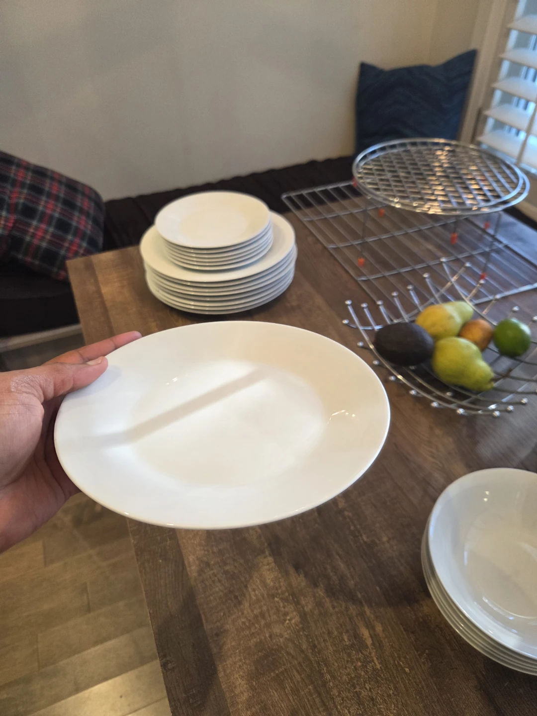 Set of 12 White Dinner Plates and 6 Bowls - photo 3