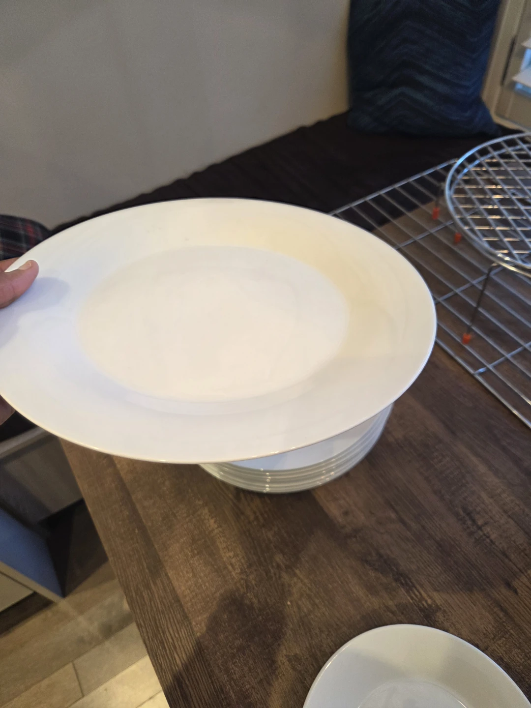 Set of 12 White Dinner Plates and 6 Bowls - photo 4