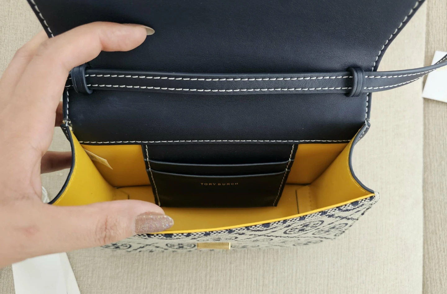 Authentic Tory Burch Handbag - photo 5