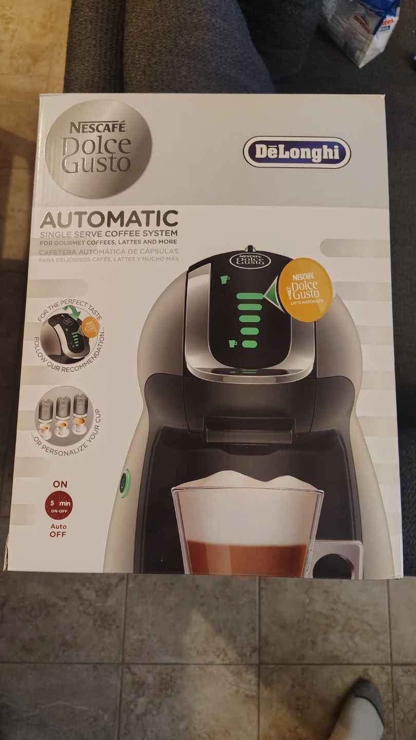 Nescafé Dolce Gusto Capsule Carousel & Coffee Machine