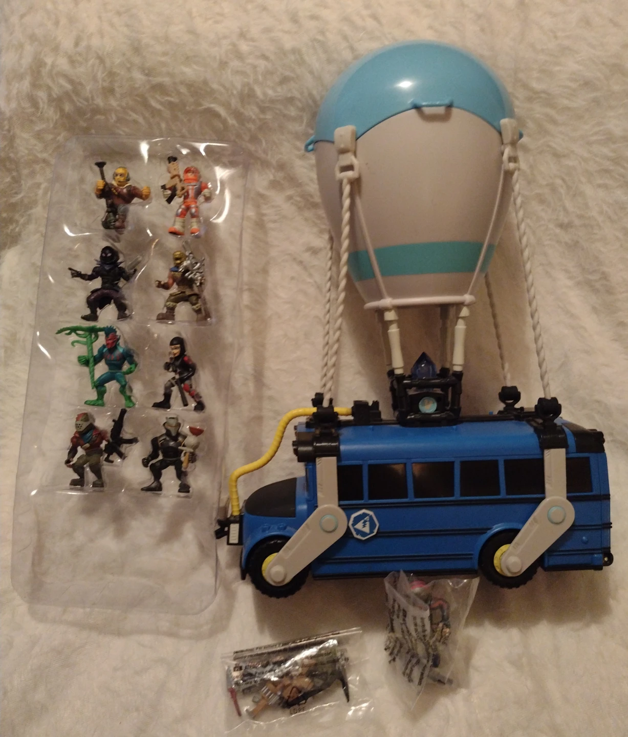 Fortnite Battle Royale Epic Games 2" Mini Figures Battle Bus