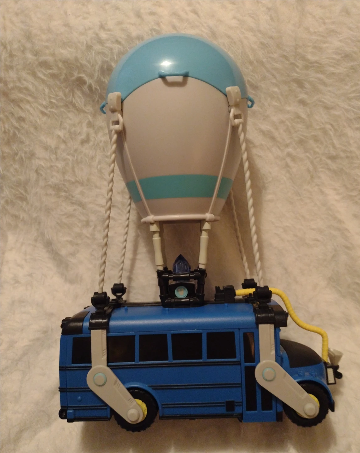 Fortnite Battle Royale Epic Games 2" Mini Figures Battle Bus - photo 5