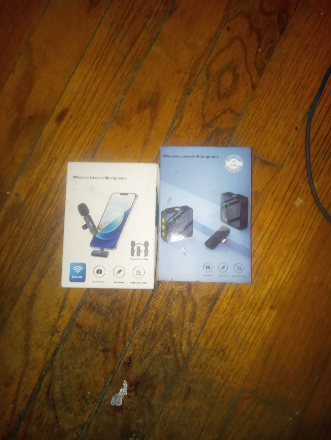 Wireless Lavalier Microphone Set