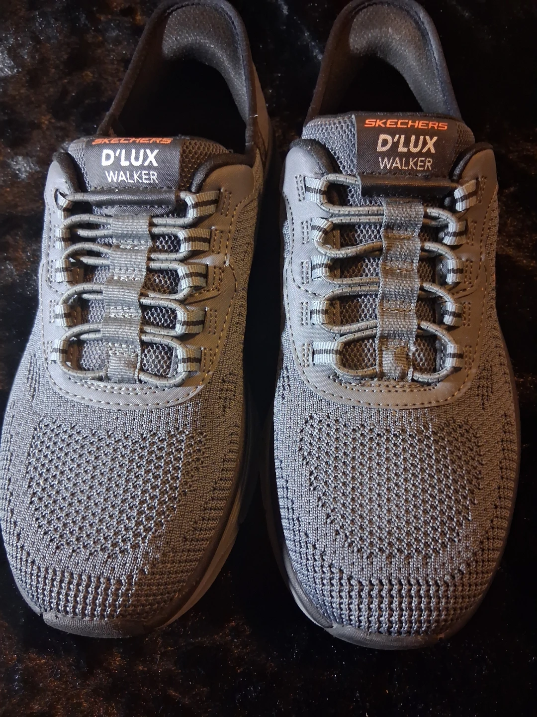 Skechers D'Lux Walker 2.0 Slip-Ins Men's Sneakers