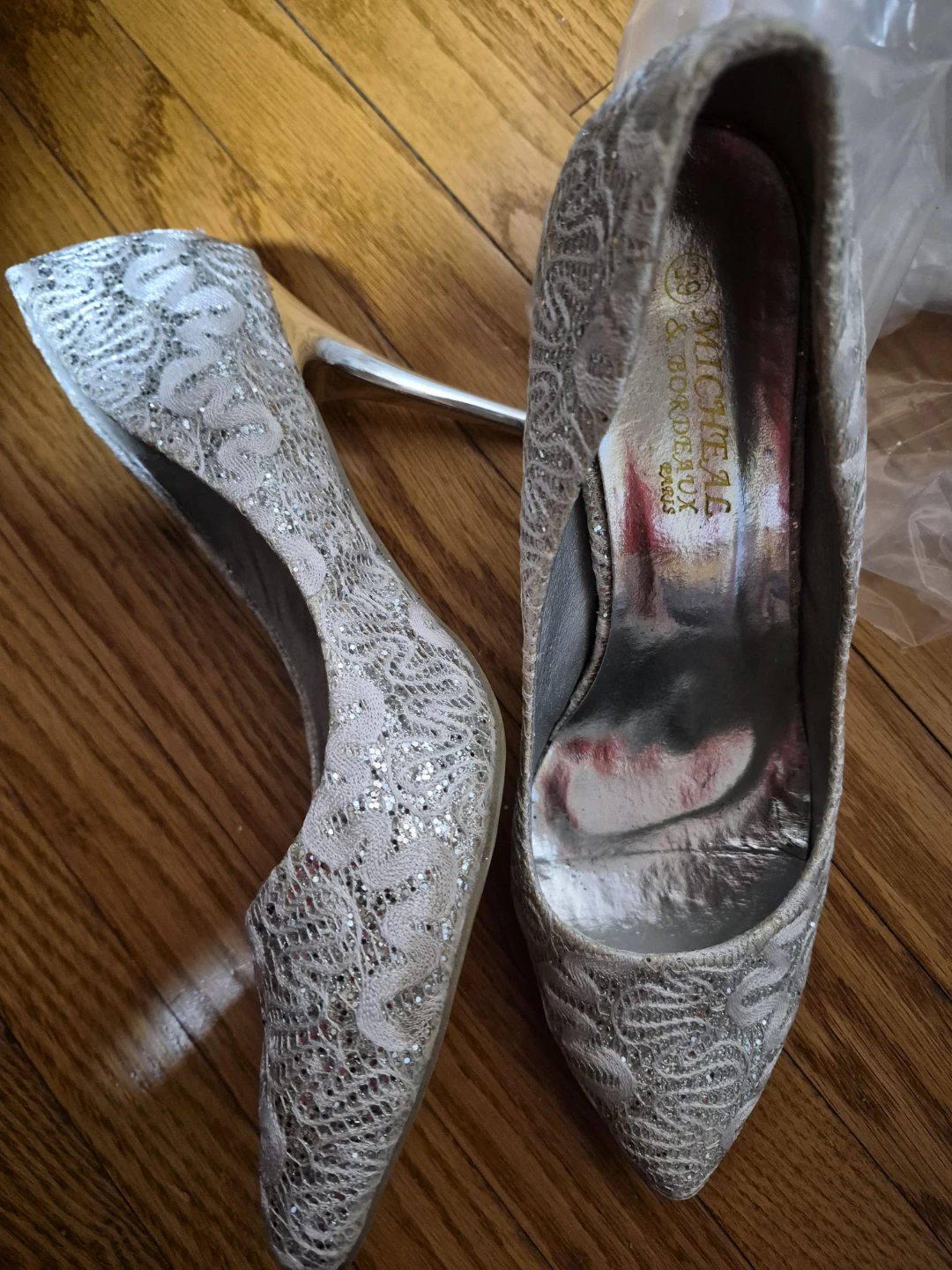 Micheal & Bordeaux Heels - Size 39 - photo 2