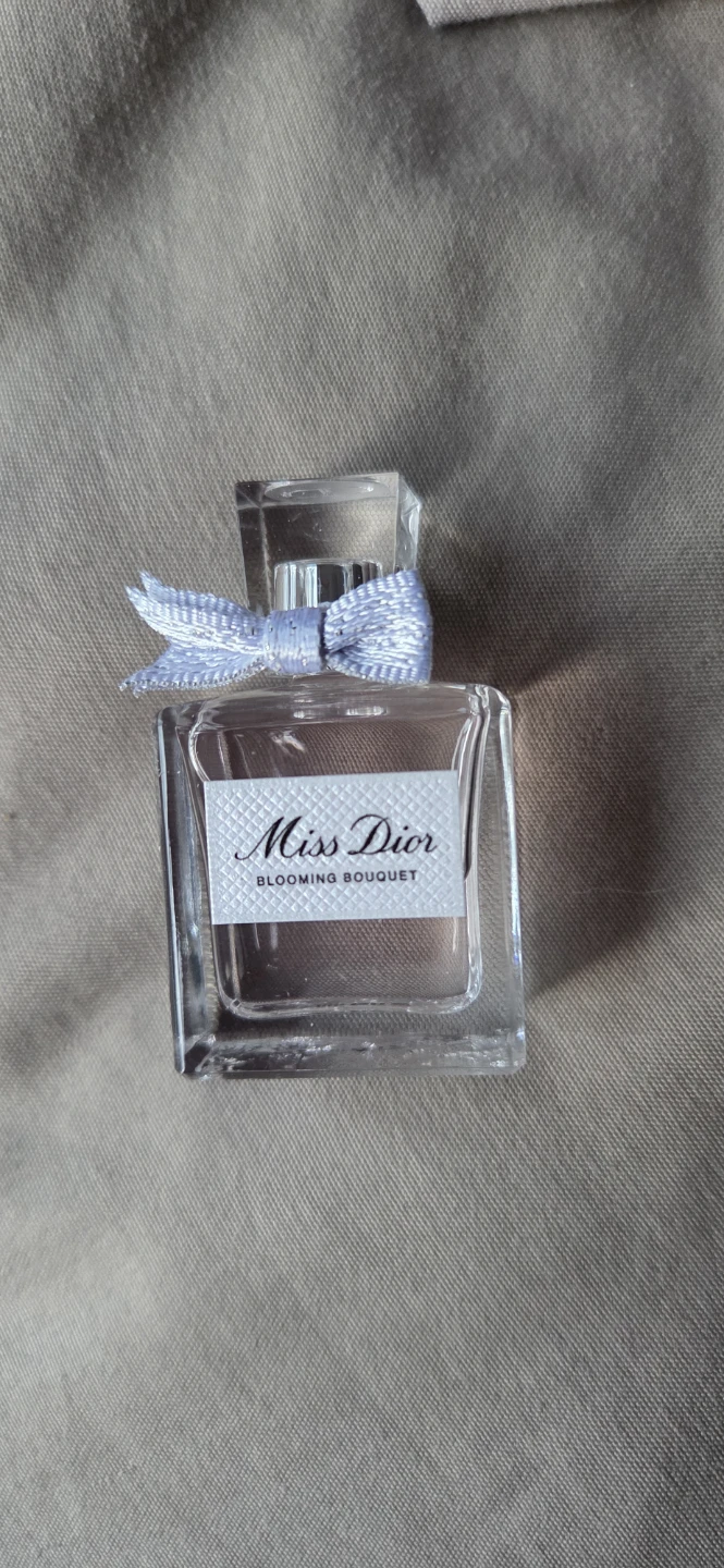 Mini Miss Dior Blooming Bouquet perfume
