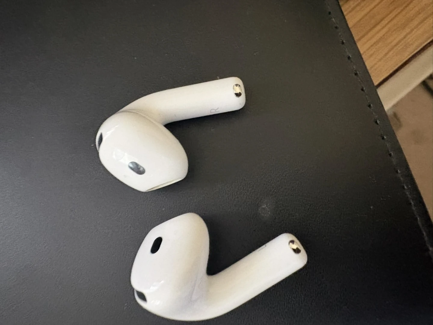 Apple airpods 4 - photo 3