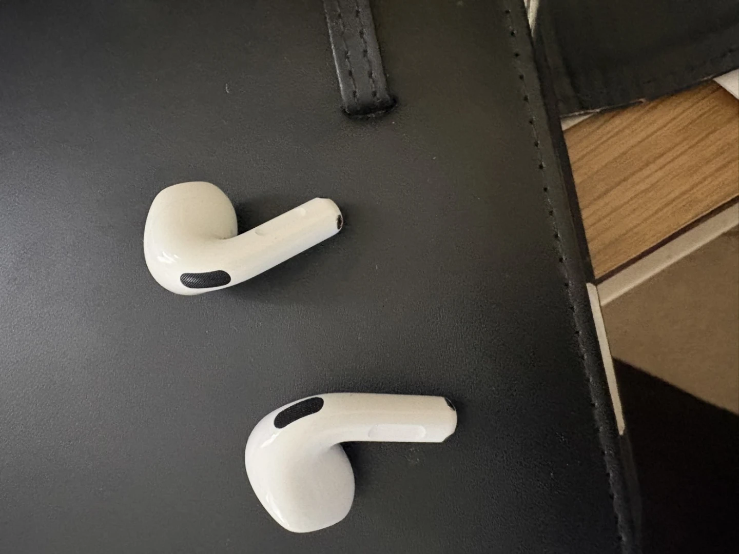 Apple airpods 4 - photo 4