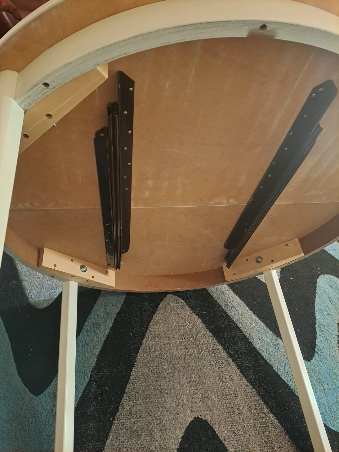 IKEA Extendable Round Dining Table 45" & 4 Chair Cushions - photo 5