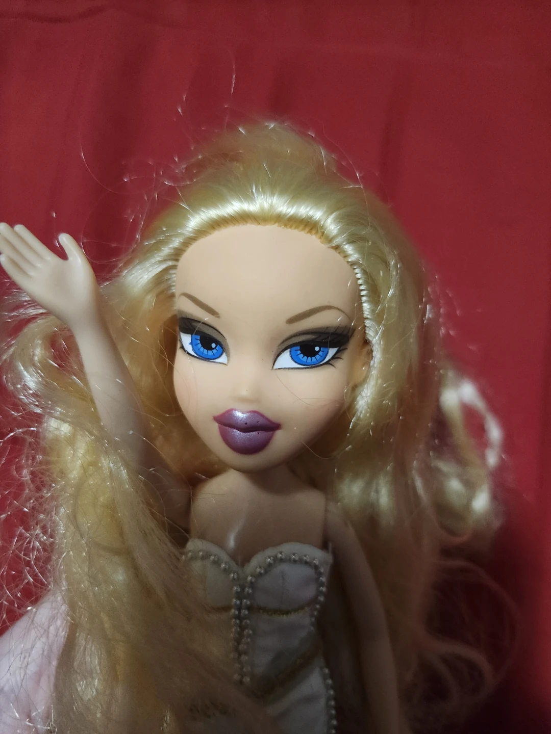 $20 each bratz dolls - photo 5