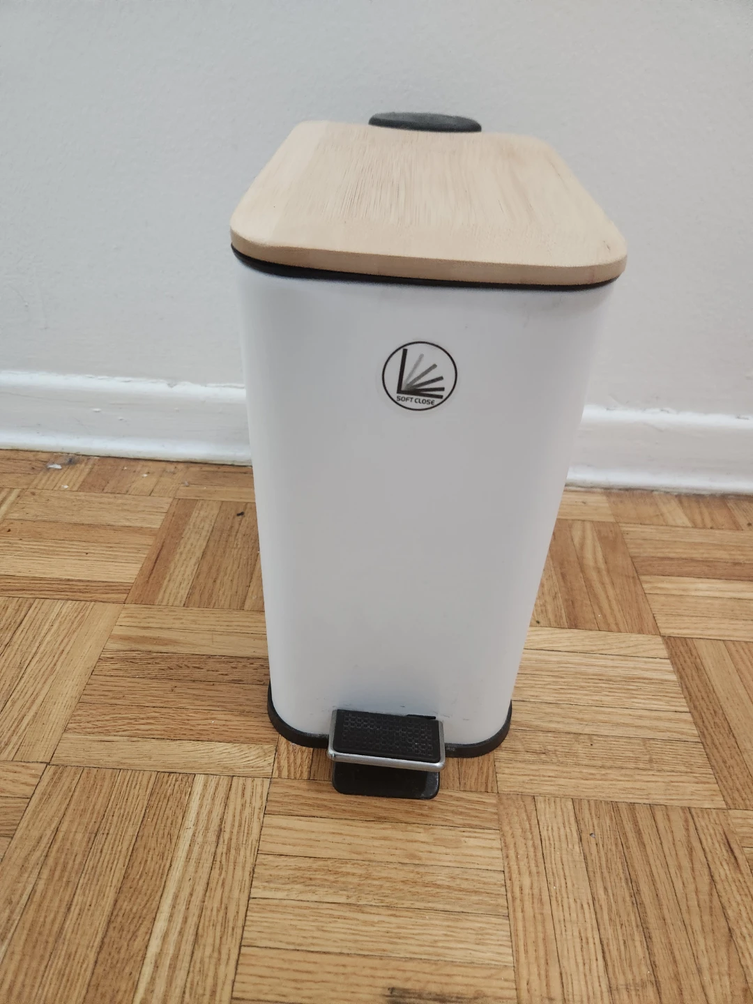 White Pedal Bin with Bamboo Lid