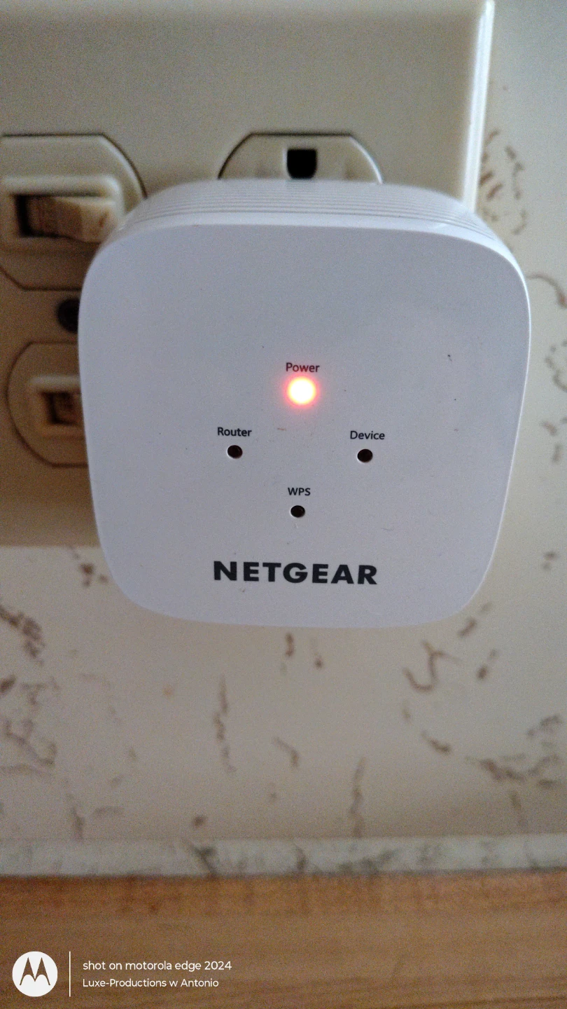 Netgear AC750 WiFi Range Extender EX3110 - photo 3