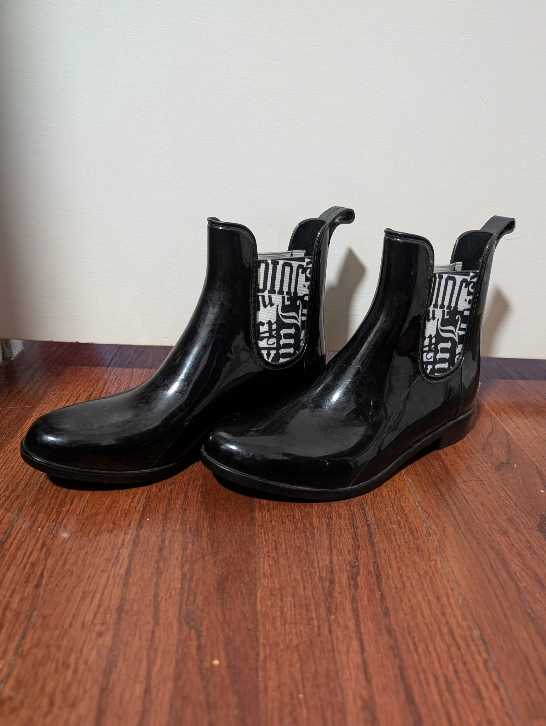Juicy Couture Black Rain Boots -7