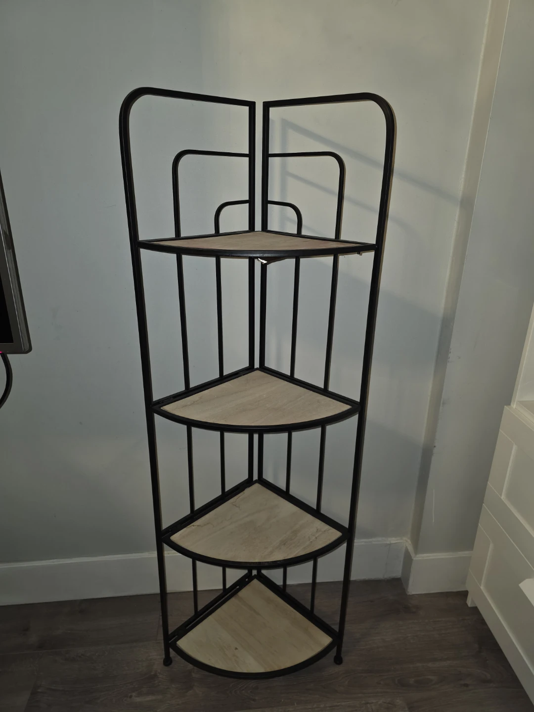Folded Corner Shelf - Black Metal Frame