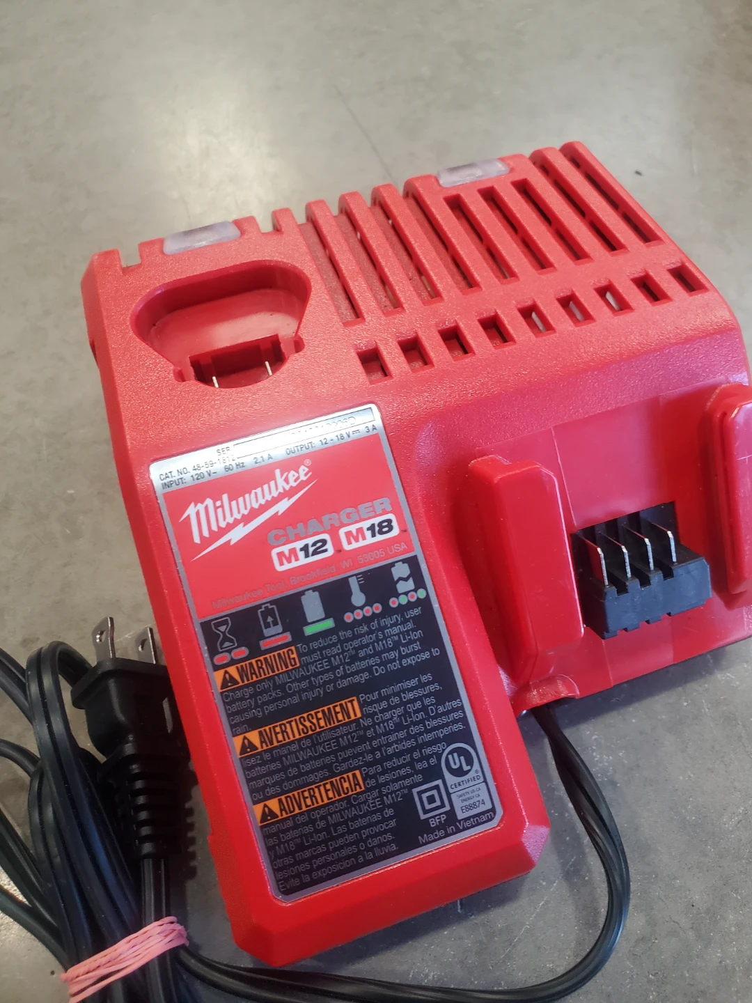 Milwaukee M12/M18 Battery Charger