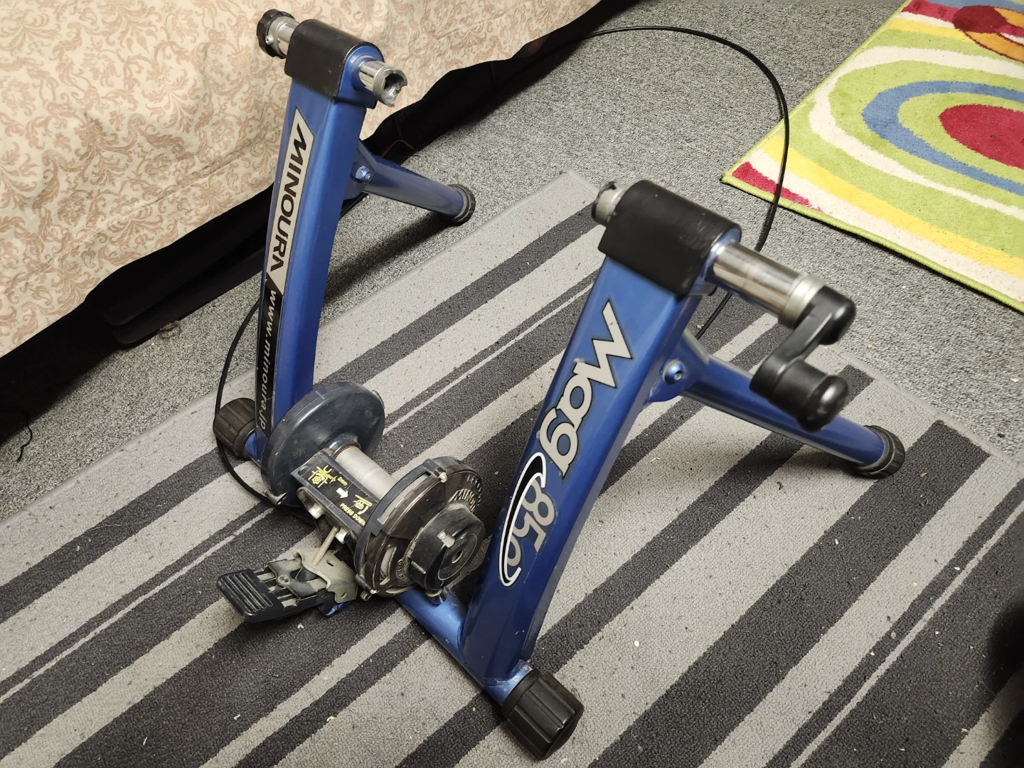 Minoura Mag 850 Indoor Bike Trainer
