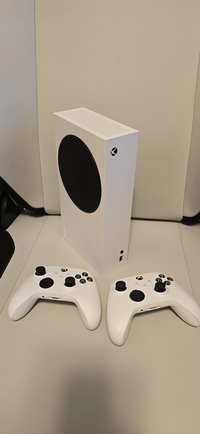 Microsoft Xbox Series S Console 512GB with Two Controllers - photo 2