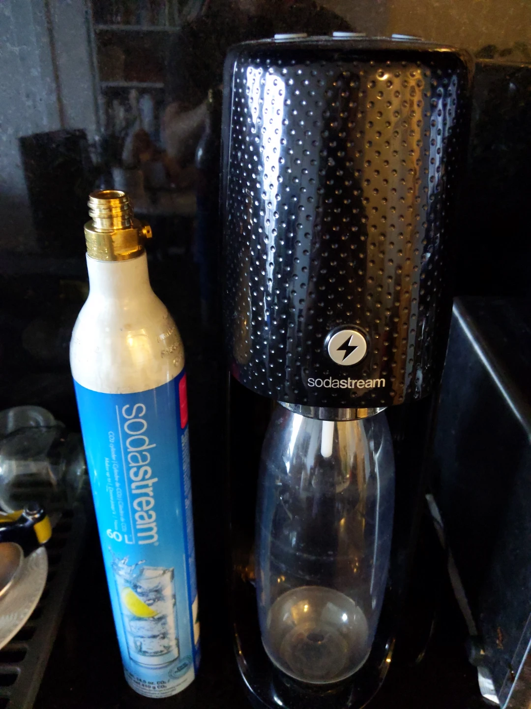 SodaStream Fizzi One Touch incl. 1 bottle and 1 CO2 cannister