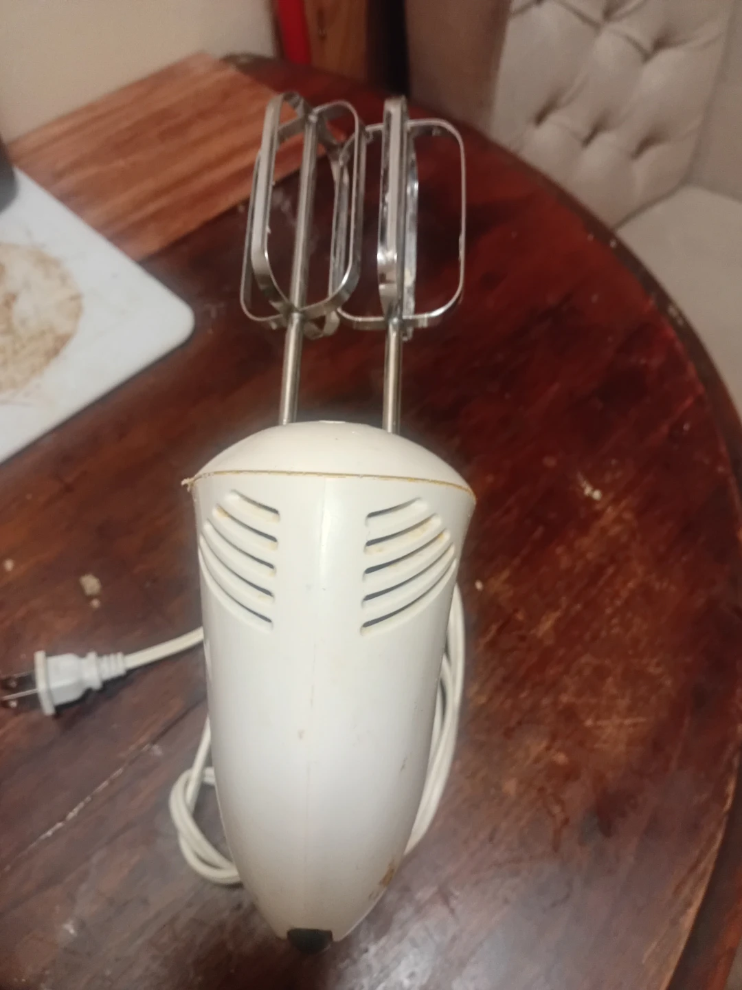 White Hand Mixer with Beaters - photo 2