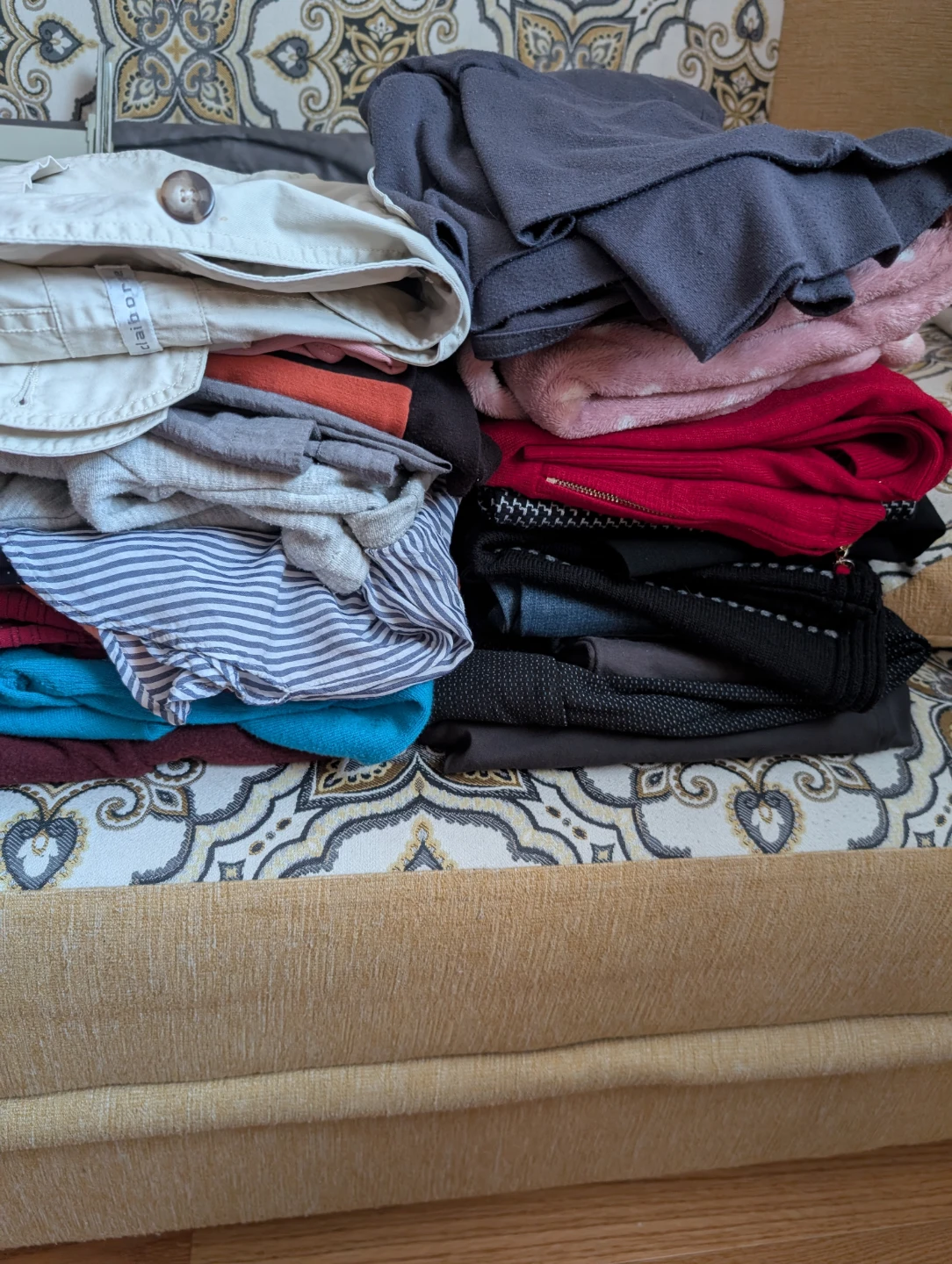 Assorted Women's Clothing Bundle 20 items for one price Size M - photo 2