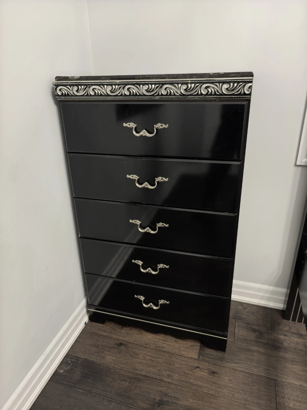Black Ornate Bedroom Set - Bed, Dresser, Nightstands - photo 3