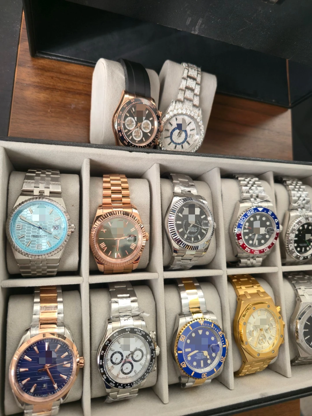 Mens luxury watch for sale W/ box and papers!