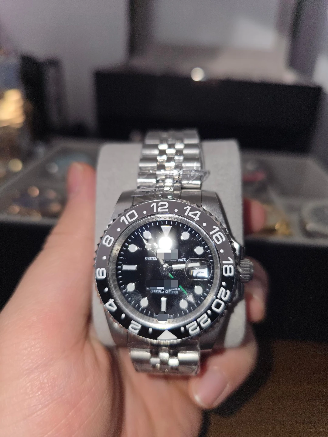 Mens luxury watch for sale W/ box and papers! - photo 5