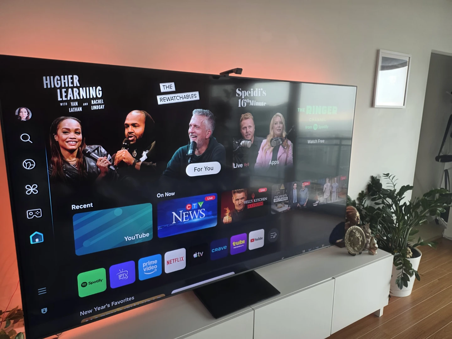 Samsung 85" 4K UHD QLED Smart TV (QN85Q70CAFXZC) - photo 3