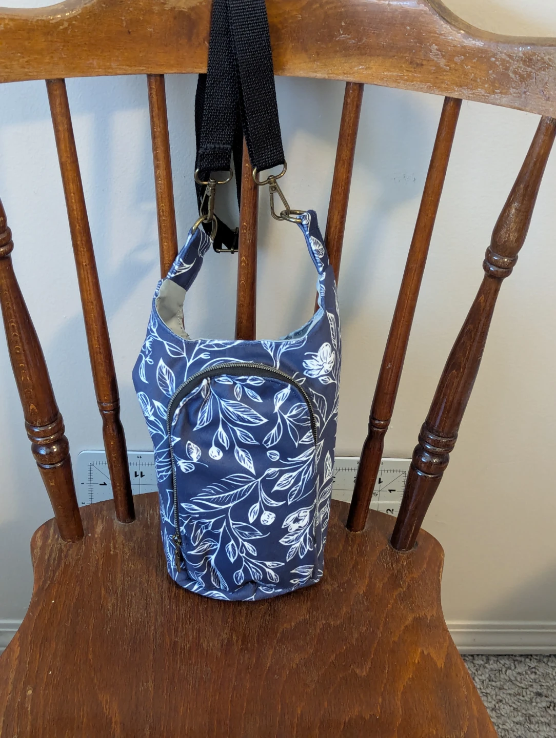 Handmade Floral Sling Water Bottle Bag - photo 2