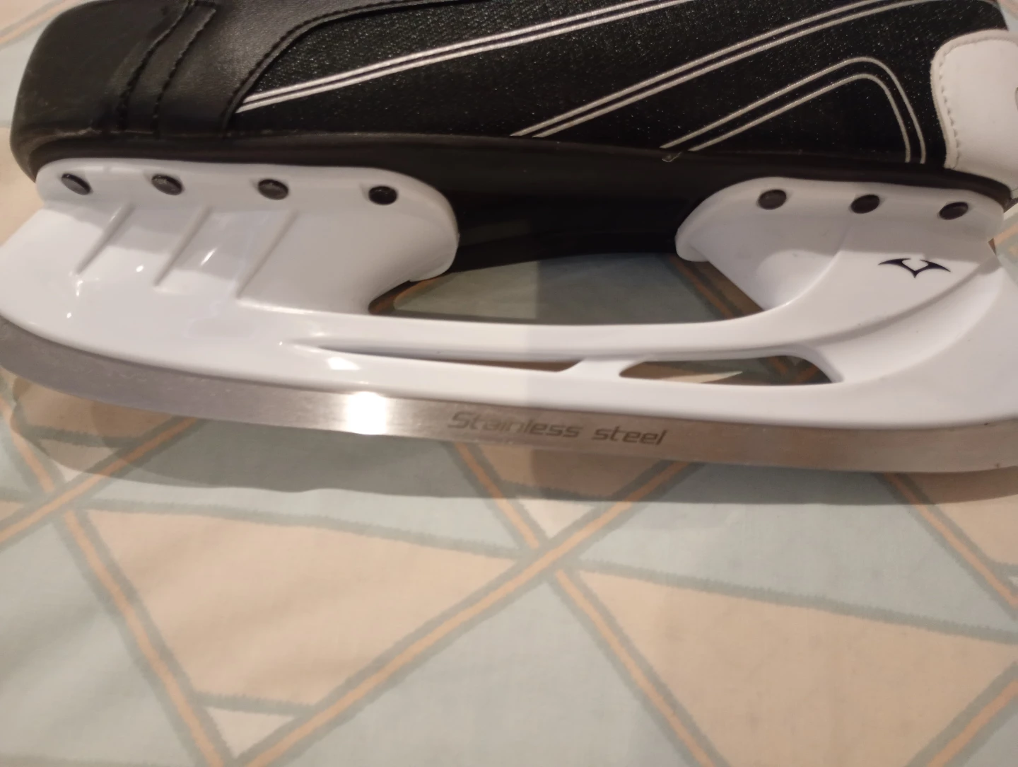 VIC Hockey Skates US Size 12 - photo 2
