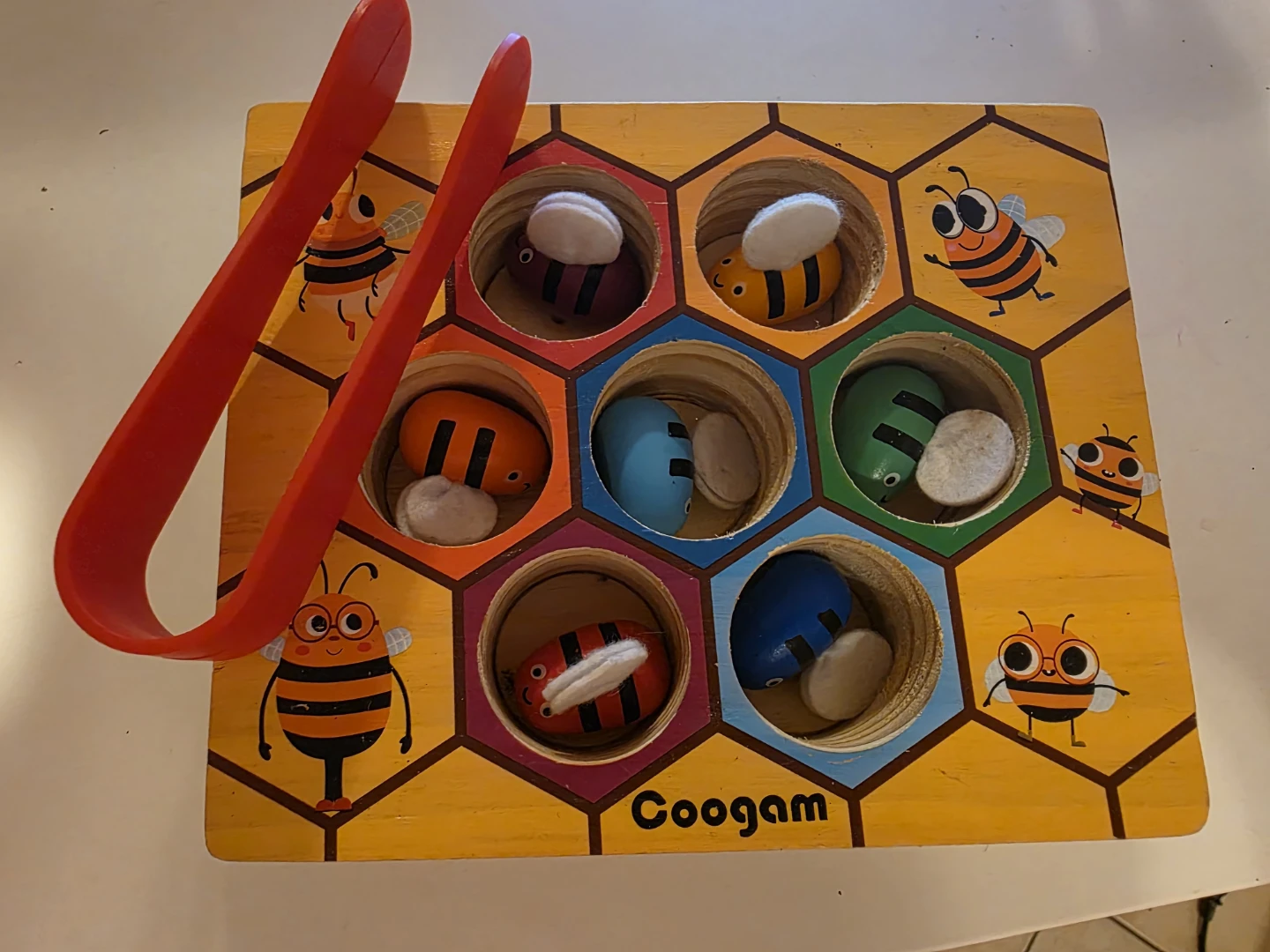 Coogam Bee to Hive Matching Game