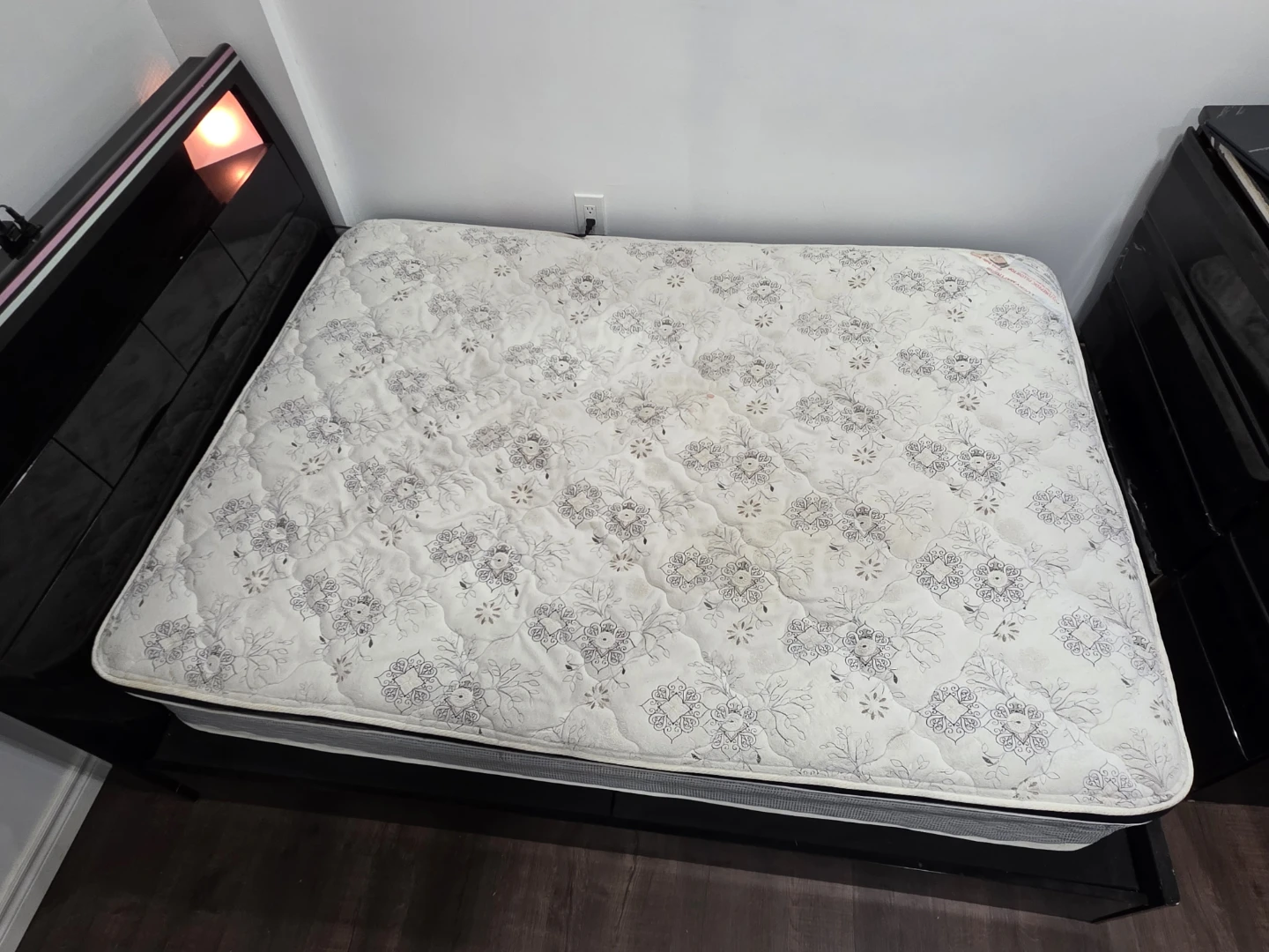 Used Mattress - photo 2