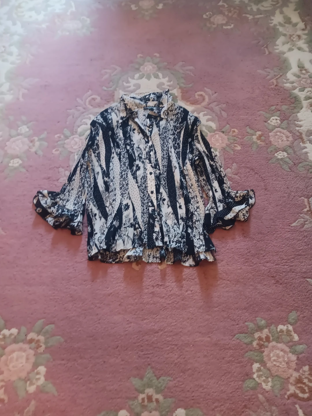 Jones New York Signature Woman Floral Print Button-Up Shirt