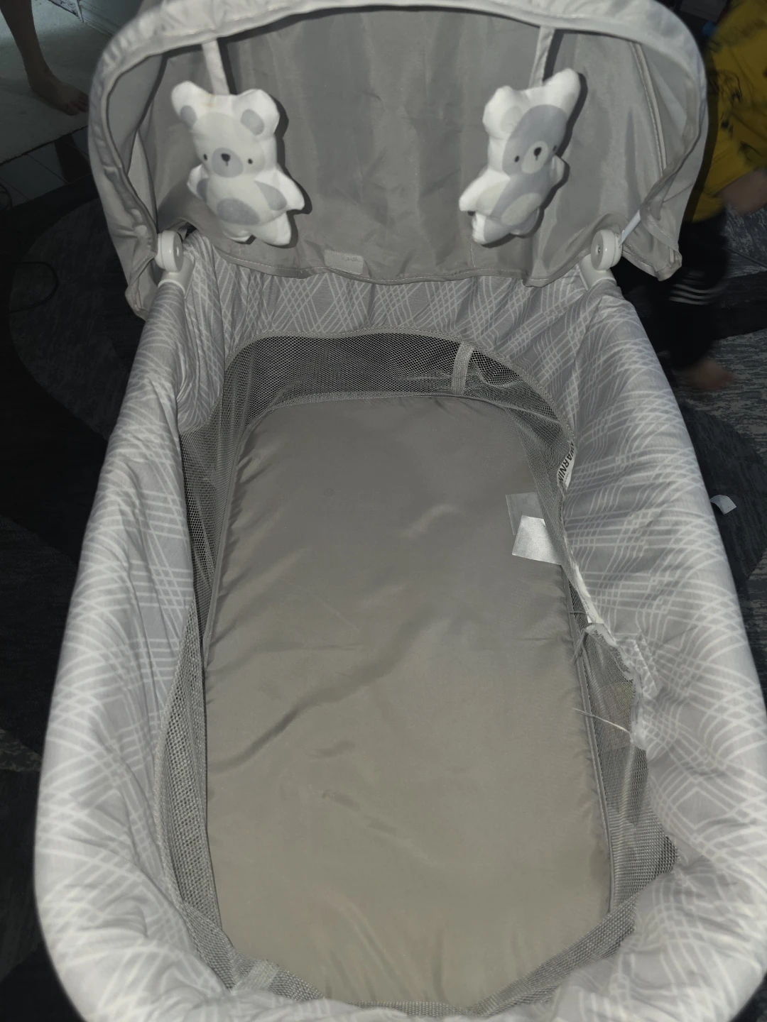 Like new Ingenuity Baby Bassinet - Grey and White - photo 4