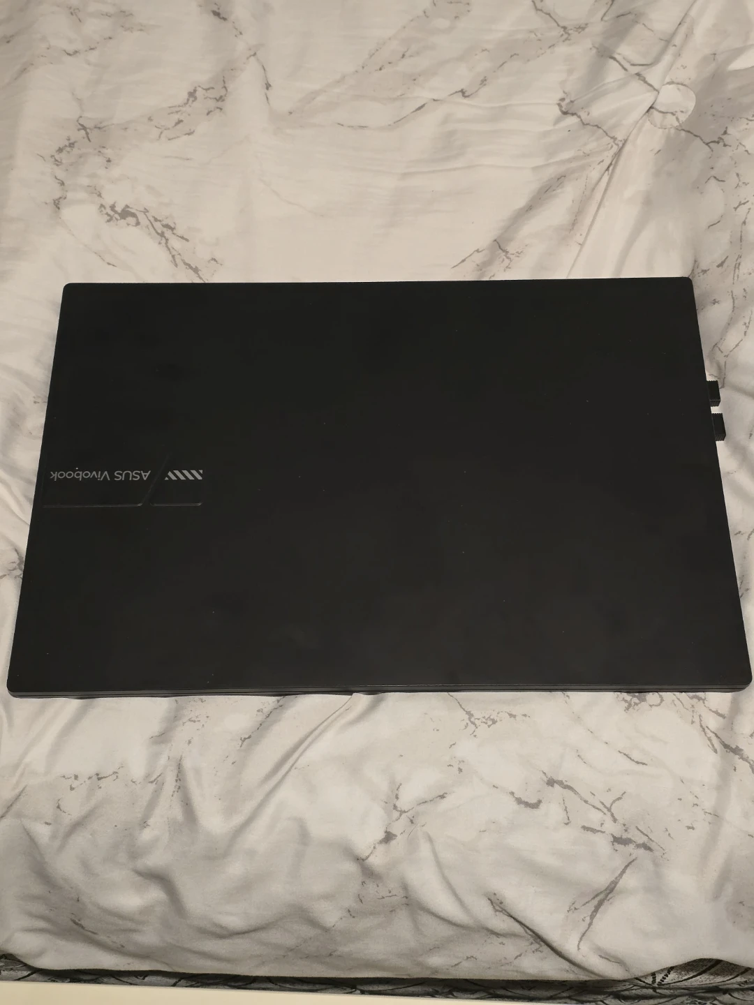 ASUS Vivobook Laptop X1605V with Free New Ninja Air Fryer