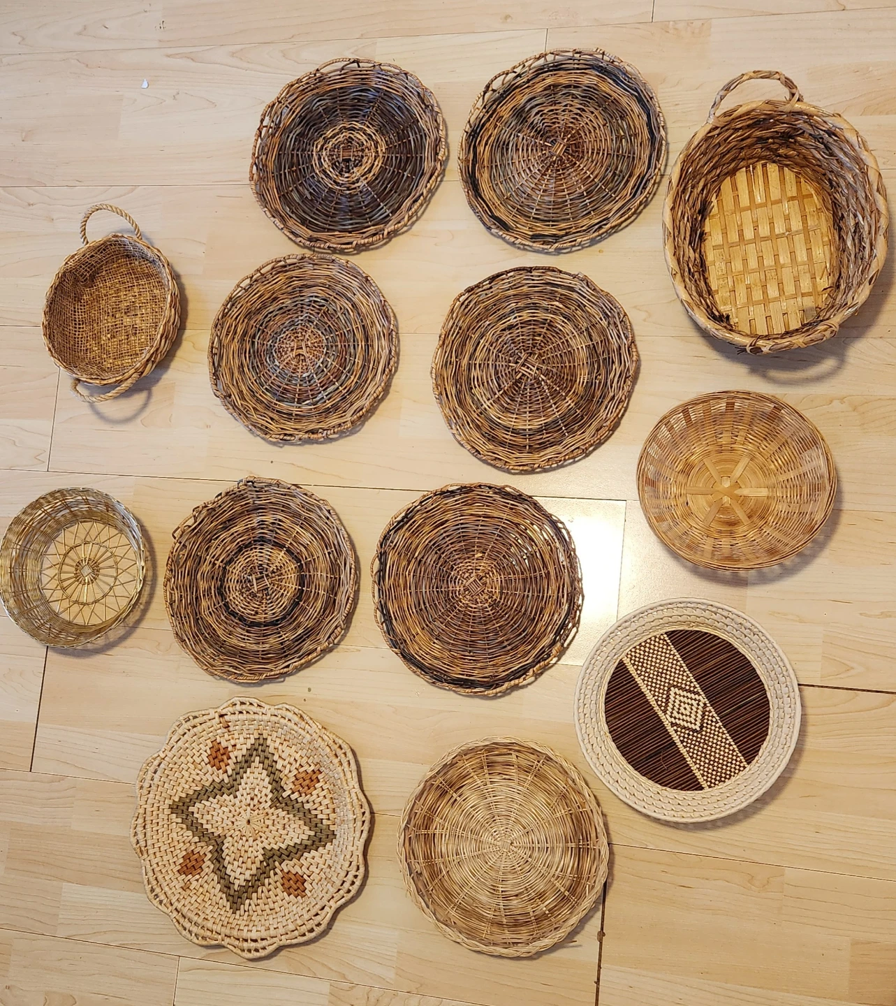 🥕 Assorted Woven Baskets and Wall Decor