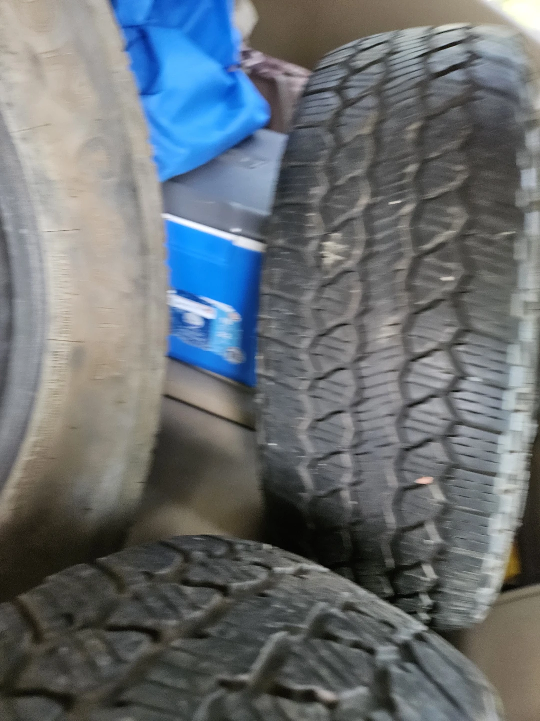 255 70 17in set of 4 matching winter tires - photo 5
