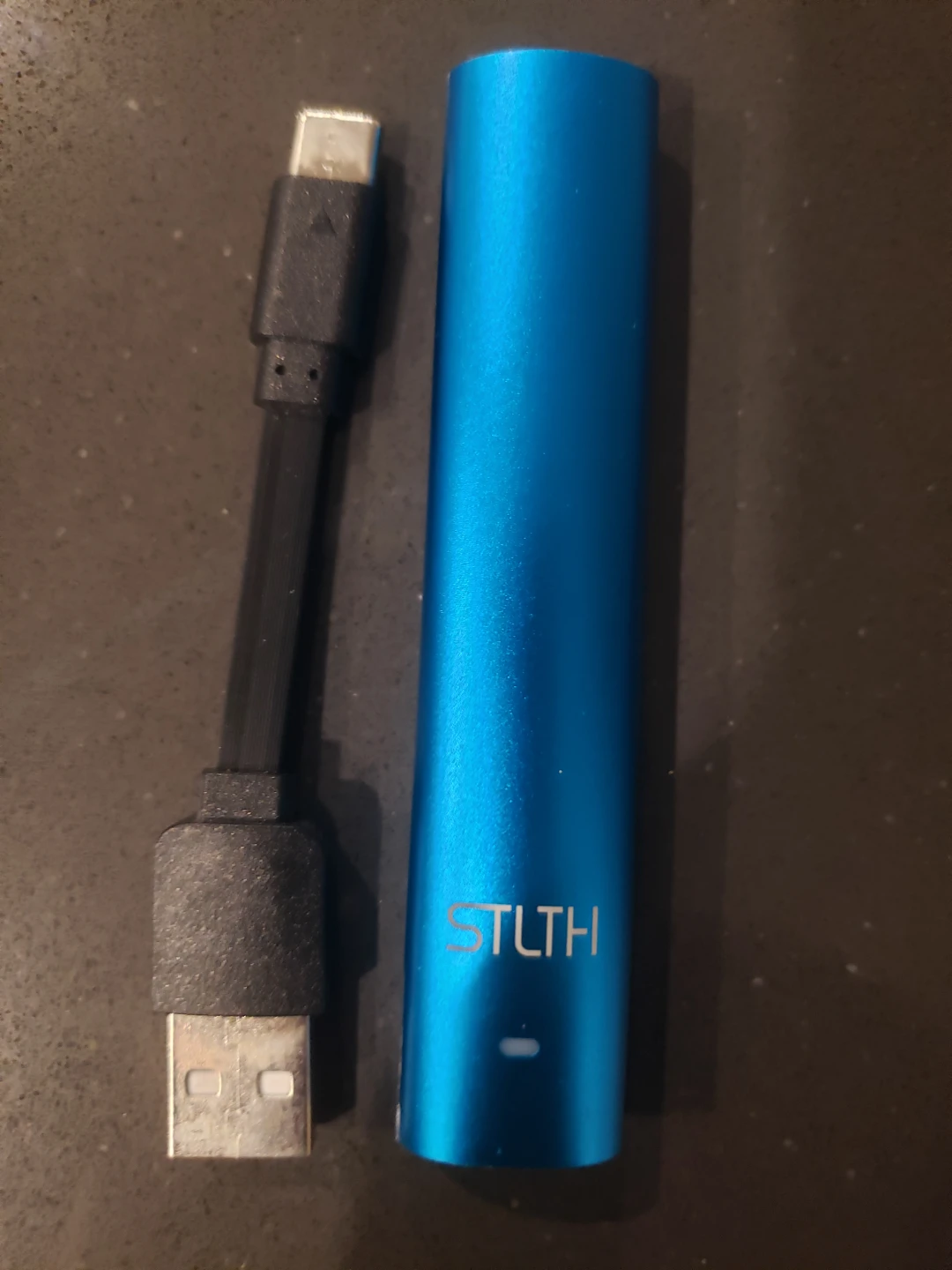 STLTH mod vape with charger