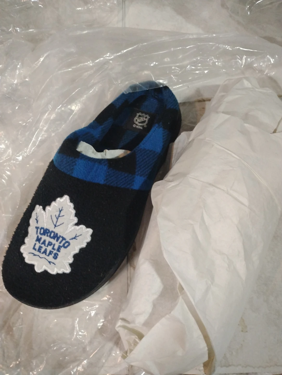 Toronto Maple Leafs NHL Slippers Size 7-8