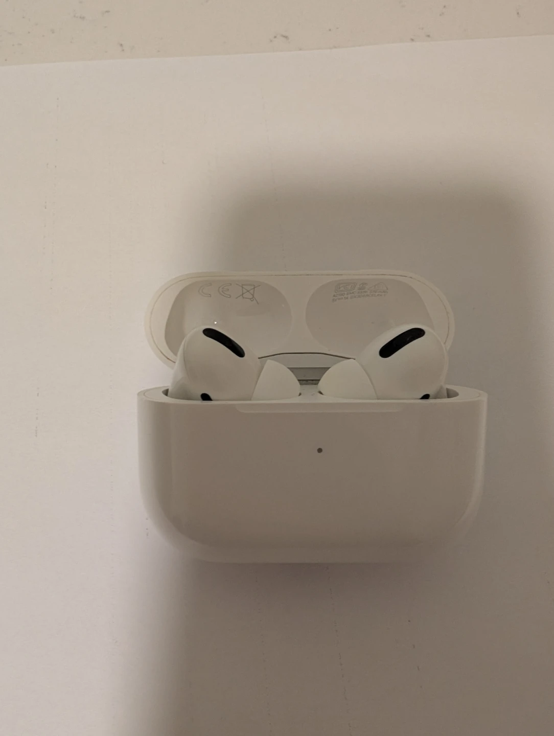 Airpods Pro First Gen charging case with eartips - photo 2