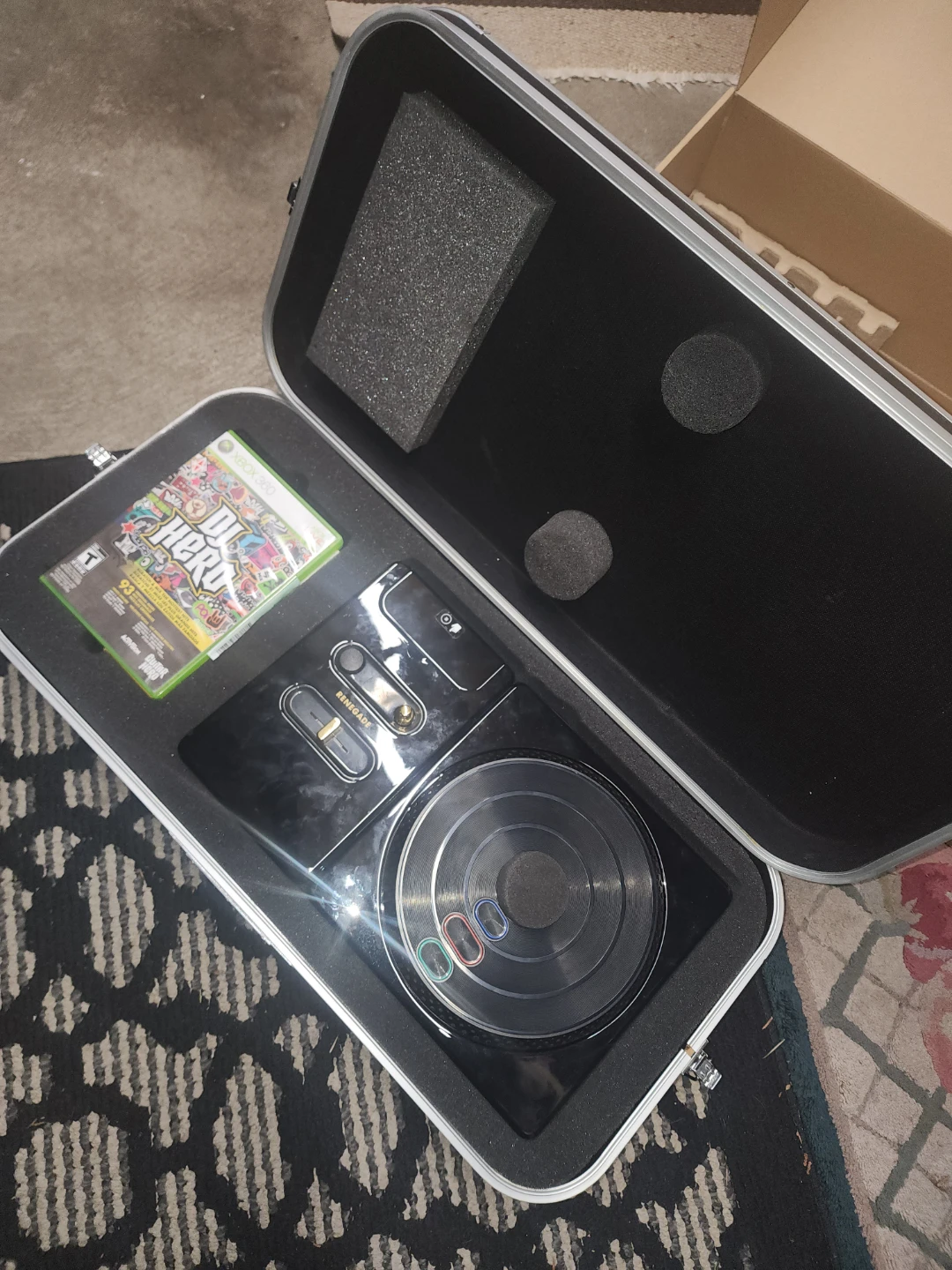 DJ Hero Renegade Edition Xbox 360 Game Bundle - photo 3