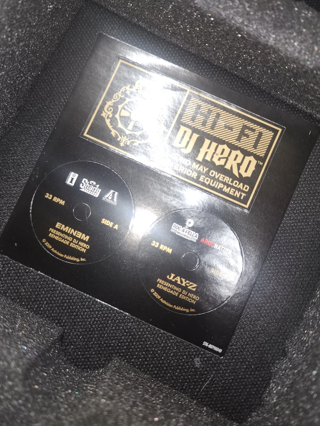 DJ Hero Renegade Edition Xbox 360 Game Bundle - photo 5