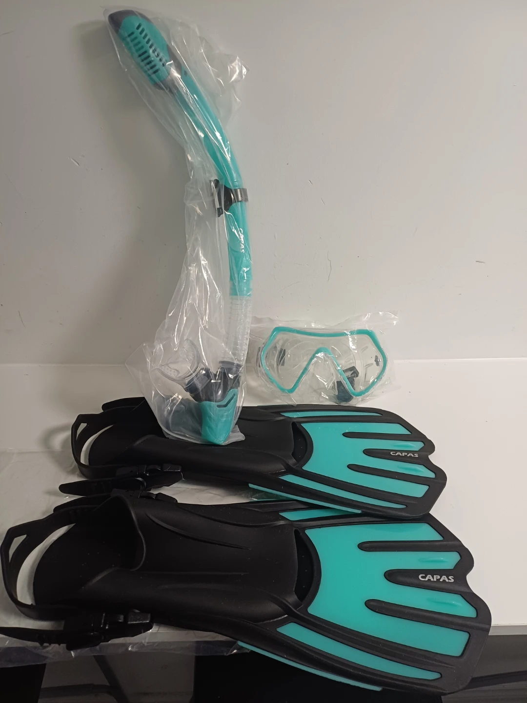 CAPAS Snorkel Set - Fins, Mask, Snorkel - S/M - photo 5