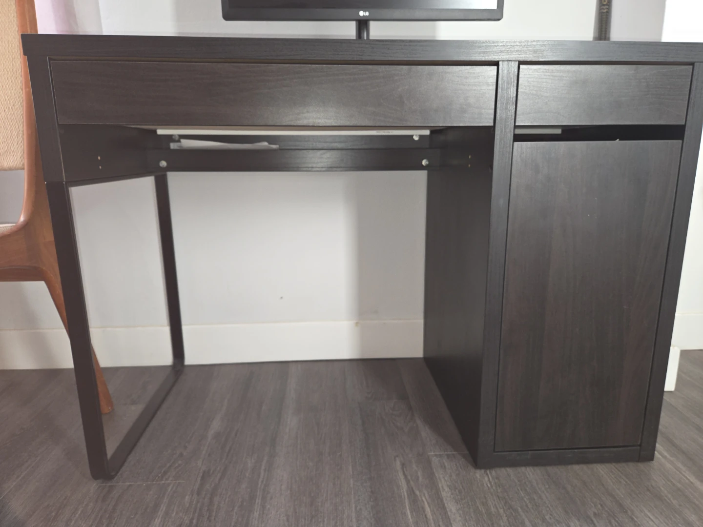 IKEA MICKE Desk - Black-Brown