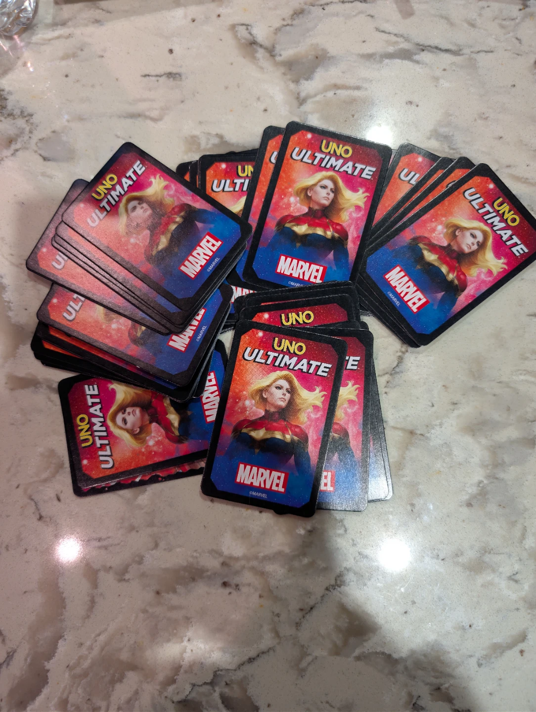 48 UNO Ultimate Marvel Card Game