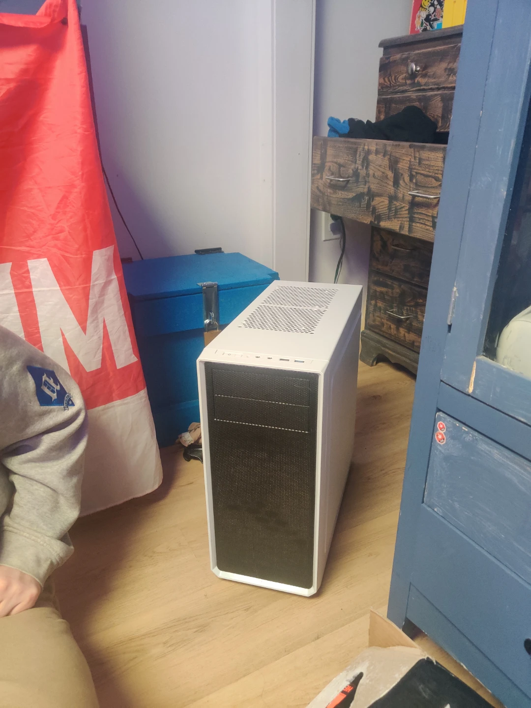 White Mid-Tower PC Case - photo 2