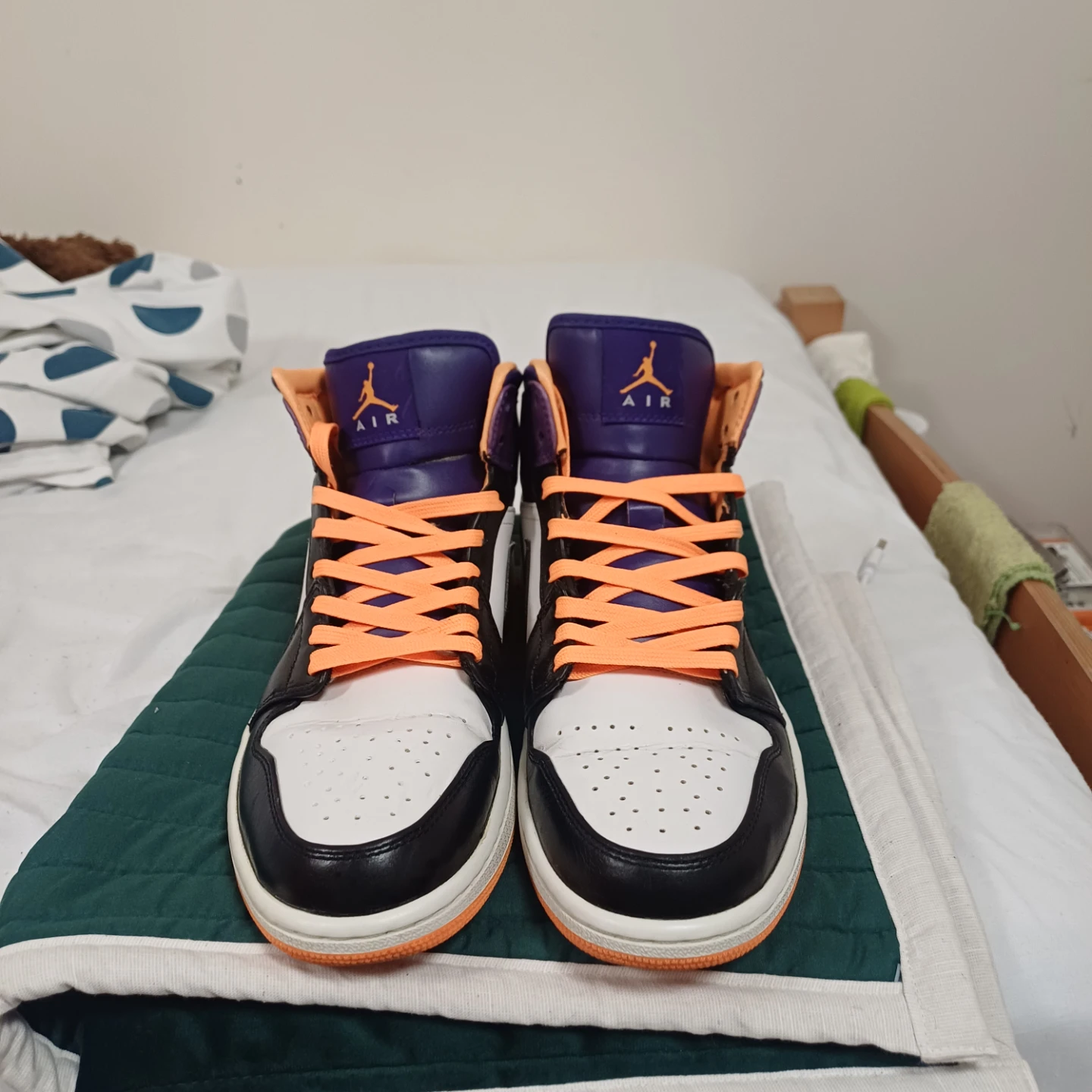 Air Jordan 1 Mid SE Sneakers - photo 2