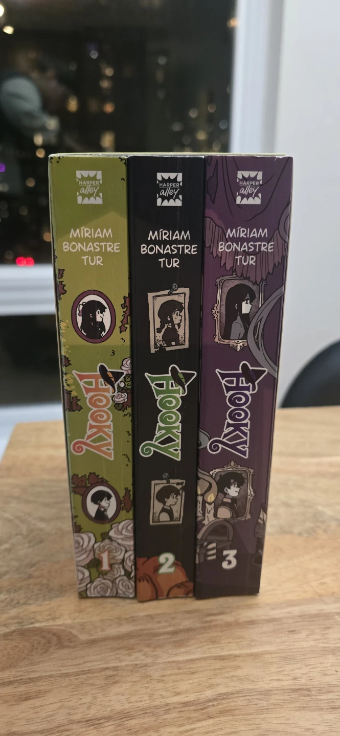 Hooky Box Set Vol. 1-3 by Miriam Bonastre Tur