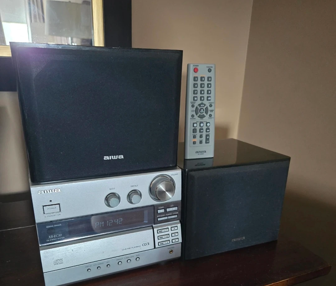 Aiwa XR-EC10 CD Stereo System